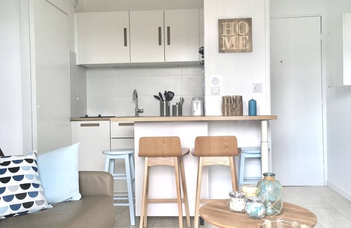 Cabourg Apartment | T2 renovated - Impregnable sea view - Next to the Thalasso- Free Wifi