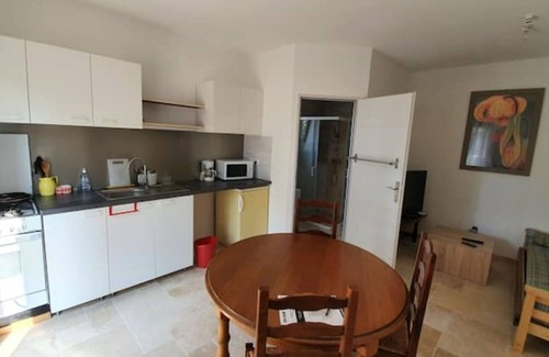 Saint-Julien House | T2 with swimming pool and jacuzzi in the heart of the pines