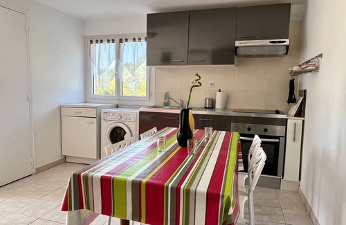 Ustaritz Apartment | T3 House in Ustaritz with Terrace and Parking