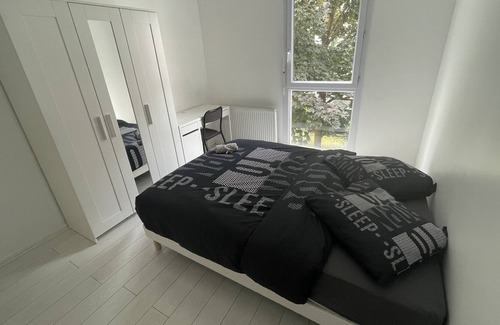 Buers Apartment | T5, 4 Chambres, Gratte Ciel, Villeurbanne Tout Équipé