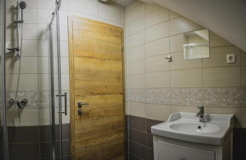 Dravograd House | Ta Fabrika Restavracija,pizzerija in prenočišča