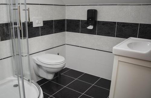 Dravograd House | Ta Fabrika Restavracija,pizzerija in prenočišča