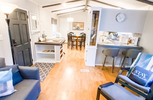 Midland House | Tacoma Hidden Gem 1Bed/1bath w/ Kitchen and Laundry