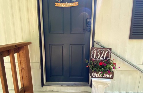 Midland House | Tacoma Hidden Gem 1Bed/1bath w/ Kitchen and Laundry