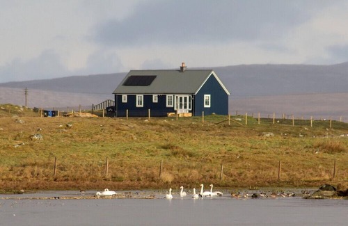 Baleshare Cottage | TAIGH GORM, family friendly, character holiday cottage in Balivanich