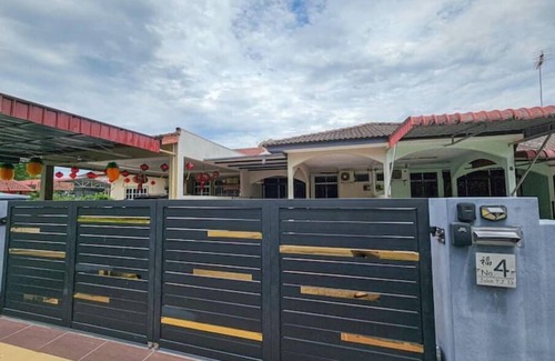 Larut House | Taiping Aulong [3 rooms] nearby TF Mart/Econsave