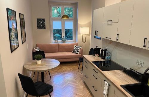 Srodmiescie Apartment | Tajemniczy Ogród - Secret Garden - Self check-in 24h