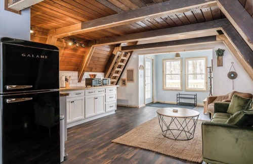 Centerville Cabin | Take it easy at this unique and tranquil getaway.