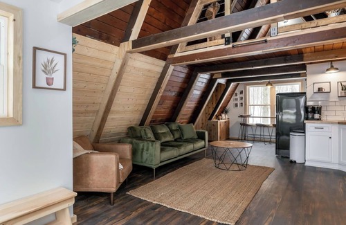 Centerville Cabin | Take it easy at this unique and tranquil getaway.