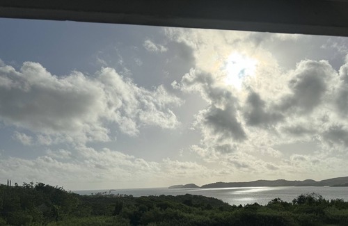 Willikies House | Take it easy at this unique and tranquil getaway.Overlooking the seaside