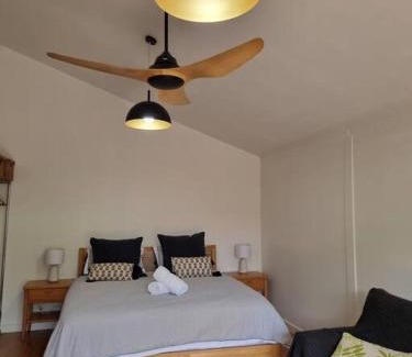 Suffolk Park Apartment | Tallows Studio -Modern, tranquil, dog friendly,2 mins to the beach