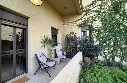 Haifa Apartment | Talpiot Market Stylish Patio Duplex by Sea N' Rent