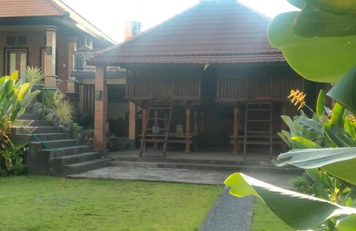 Sawan House | Tamansari Homestay