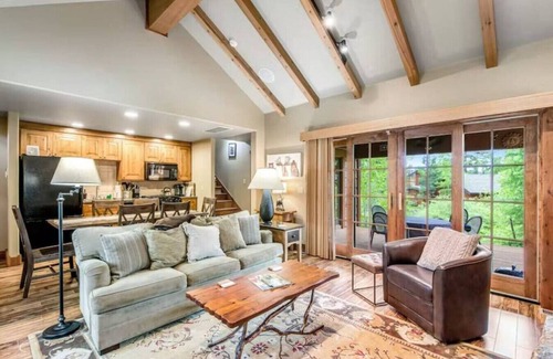 Tamarack Resort Apartment | Tamarack Ski-In/Out | Fireplace + Slopeside Views