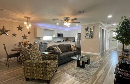 Lake George House | Tampa Super Suite