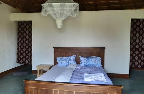 Pakwach Hotel | Tangi Safari Lodge