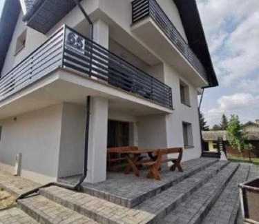 Jaworznia House | Tanie Noclegi, kwatery, pokoje do wynajęcia , TARGI KIELCE