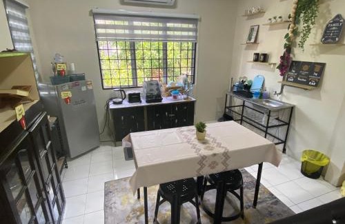 Hulu Selangor House | Tanjung Hijau Homestay - FREE wifi - 2ndFloor - 4 bedrooms