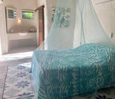 Arorangi House | Tapunui Spacious Retreat with Superfast Internet