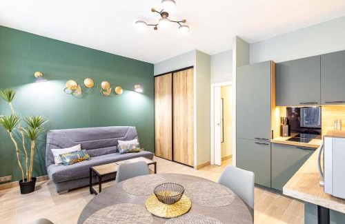 Quartier de Rochechouart Apartment | Taste of Paris near Montmartre Sacre Coeur