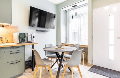 Quartier de Rochechouart Apartment | Taste of Paris near Montmartre Sacre Coeur
