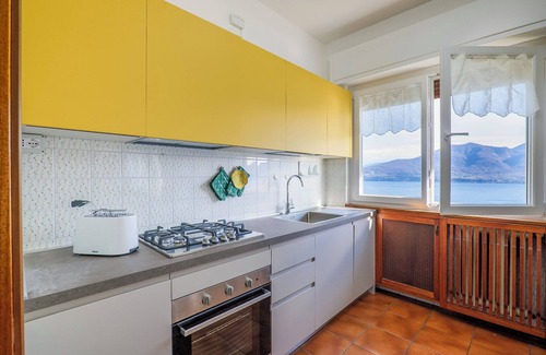 Gonte Apartment | Tastefully furnished 3½-room apartment with veranda, garden and balcony