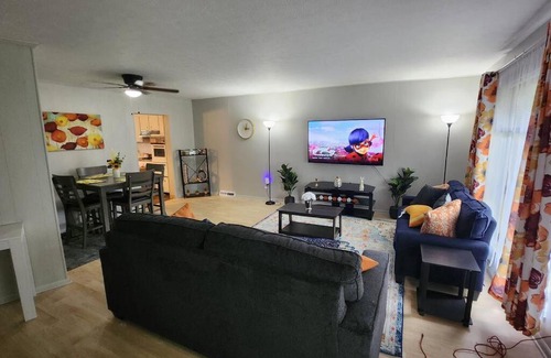 Euclid House | Tastefully Furnished 3bd @Euclid