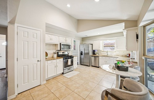 Lake Highlands House | TCH - Comfy 3bd/2ba home in Dallas with Workspace