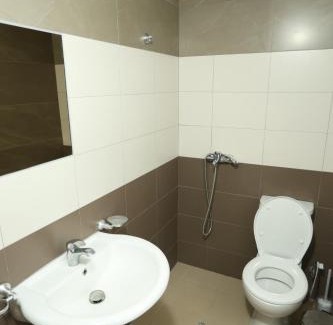 Qeparoi i Siperm Hotel | Te Rrapi Rooms