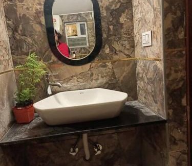 West Mere House | Tea Estate view stay