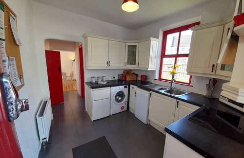 Loughanure House | Teac Chondai Thatched Cottage