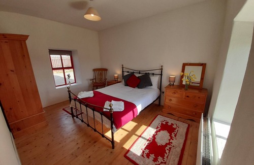 Loughanure House | Teac Chondai Thatched Cottage