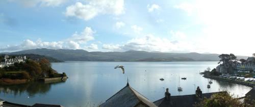 Borth-y-Gest House | Tegfryn (Sleeps 8), 5*, Sea View, Borth y Gest