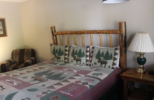 Pettit Hotel | Tenkiller Lodge