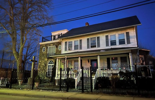 Cliff Walk Condo | Tennis Hall of Frame 1-bedroom