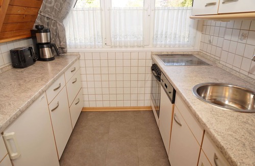 Damp House | Tent roof house with WiFi - 2 x TV - tent roof house