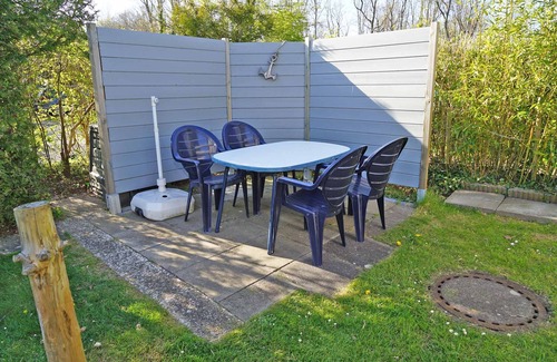 Damp House | Tent roof house with WiFi - 2 x TV - tent roof house