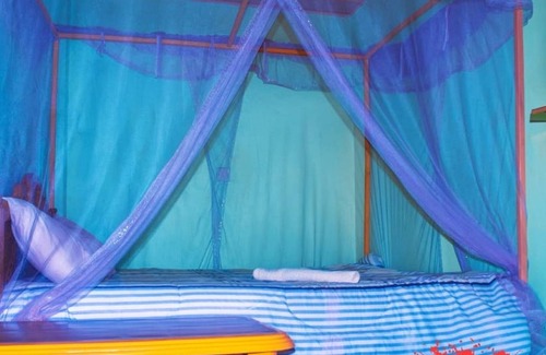 Kutus Hotel | Terace Wedge Villa