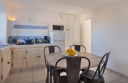 Calenzana Apartment | Terra appart climatisé ambiance village paisible tous commerces à pied