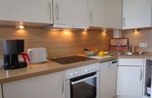 Kronsgaard Apartment | *Terrace apartment on the Baltic Sea beach, panoramic sea view, pool, wifi, Godewind A2