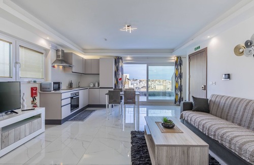 Msida Apartment | Terrace View - A Charming Two Bedrooms Air-Conditioned Penthouse