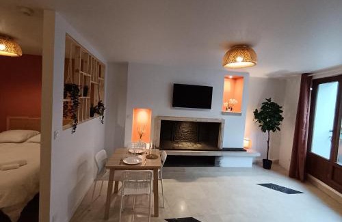 Sainte-Livrade-sur-Lot Apartment | Terracotta