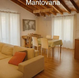 Volta Mantovana Apartment | Terrazza su Volta Mantovana