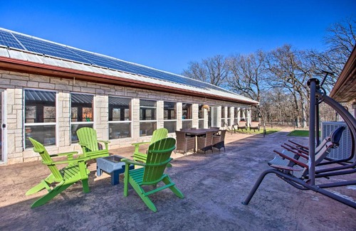 Albany House | Texas Abode with Pool about 25 Miles to Lake Texoma!