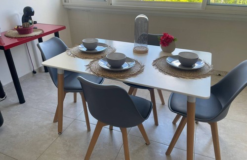 Les Terres Basses Condo | The Hibiscus