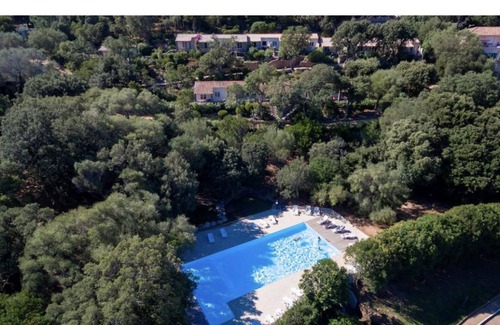 Pinarellu House | Thalassa Air-conditioned mini villa, swimming pool, 10 min walk from the sea