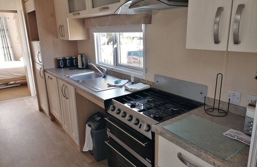 Isle of Grain Apartment | Thames view - Wheelchair-Friendly Static Caravan at Kent Coast Holiday Park