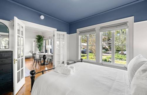 Hyde Park Apartment | The Adaline #3 - Upscale Hyde Park Apt, First Floor