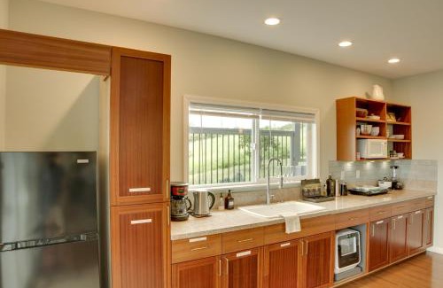 Discovery Harbour Apartment | The Aloha Green House Retreat with Ocean Views!