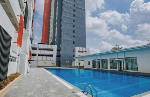 Kampung Tembok Apartment | The Anderson Condo with NETFLIX & astro